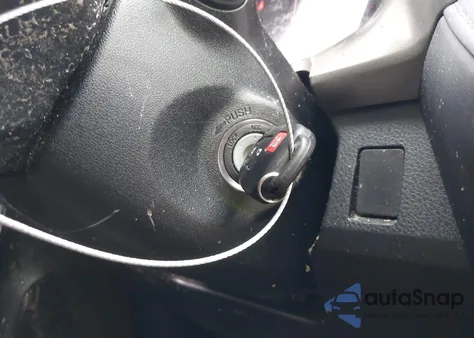 2015 Toyota Rav4 Le z USA, uszkodzony, nr VIN JTMBFREV9FD097362